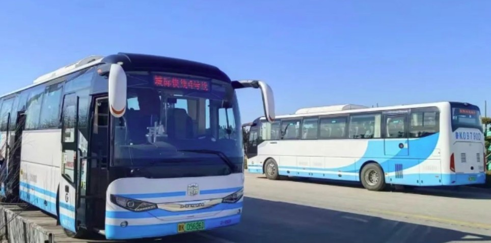 乘坐城際4號(hào)線，打卡布魯維斯、那香海、海草部落，連線貓頭山、火炬八街。